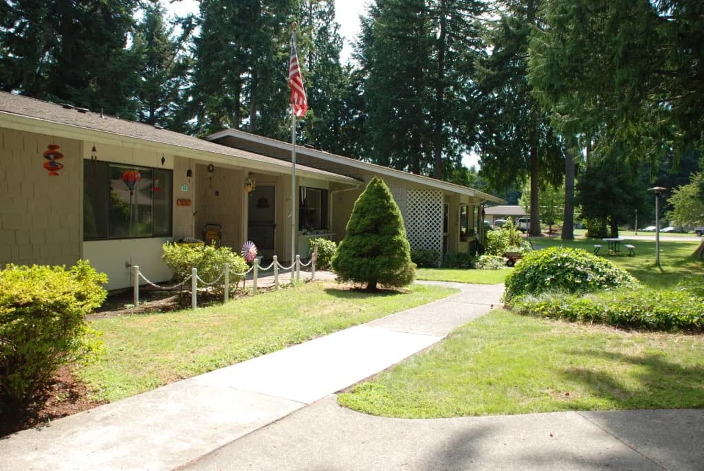 Manor Apartments amenities